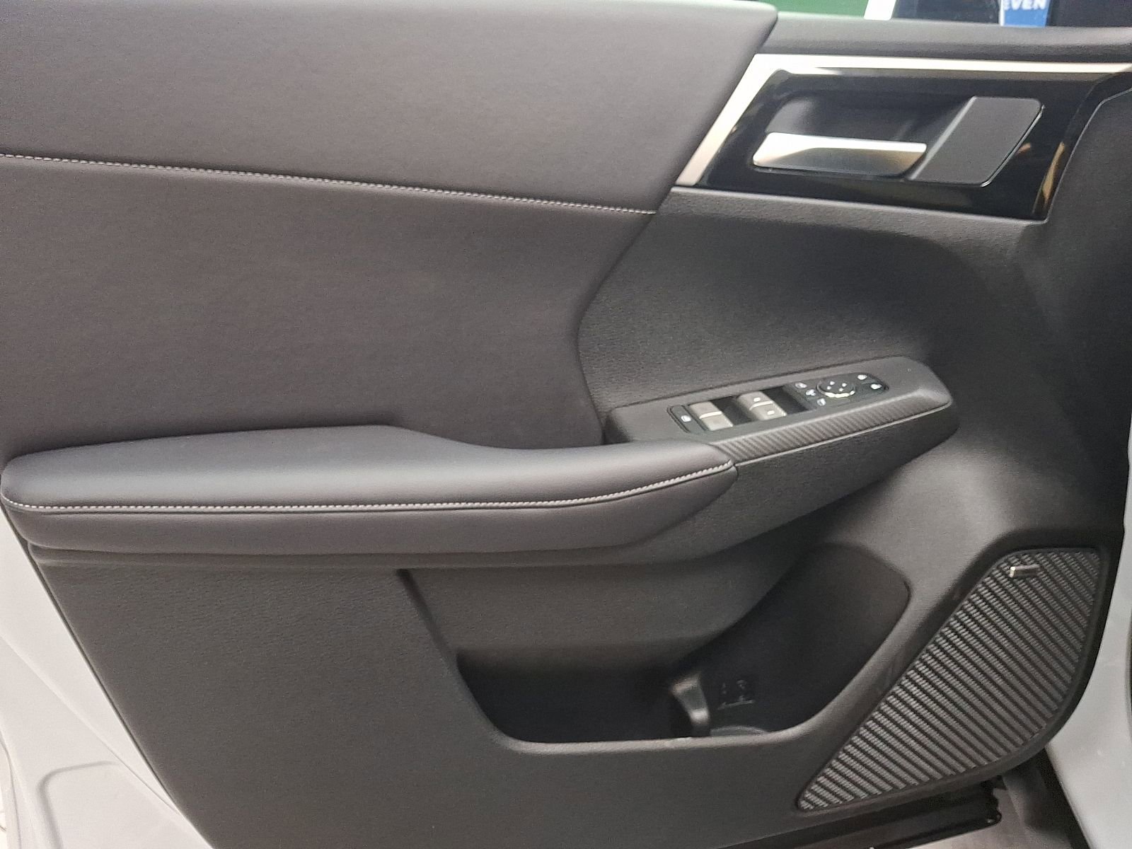 New 2026 Mitsubishi Outlander AWD image 12