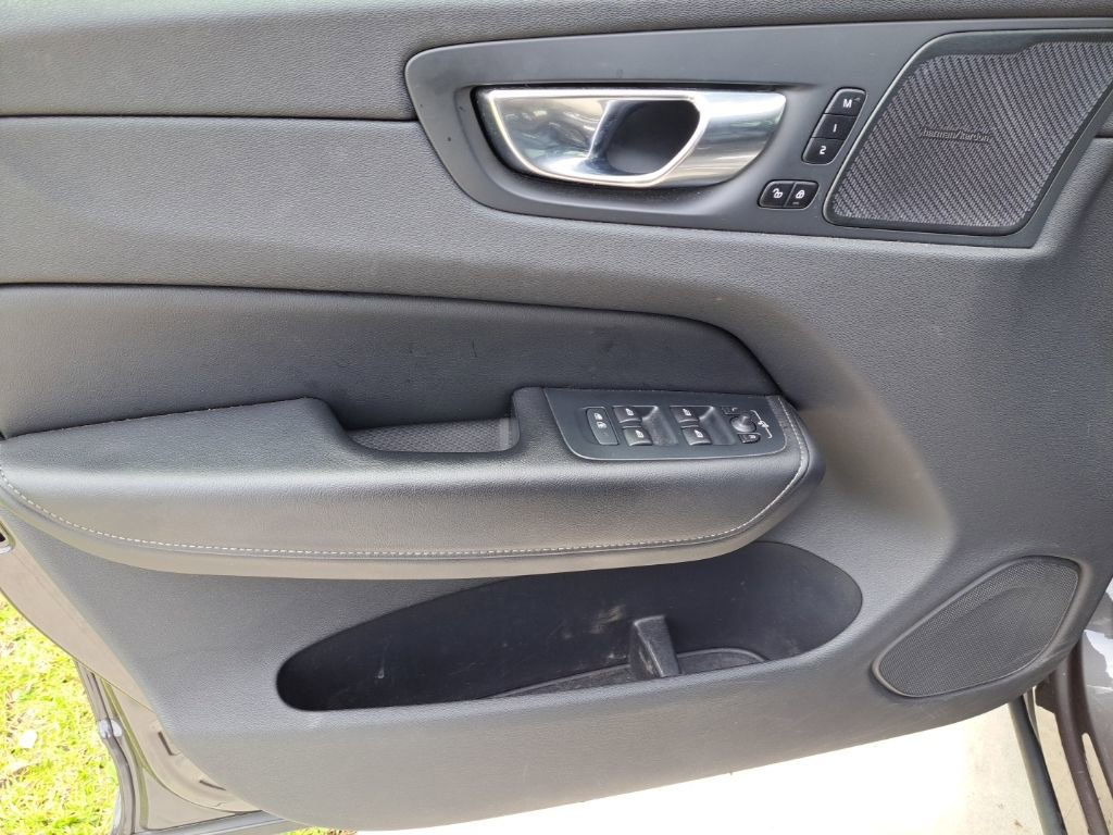 Used 2022 Volvo XC60 B6 Inscription w/ Protection Package Premier image 15