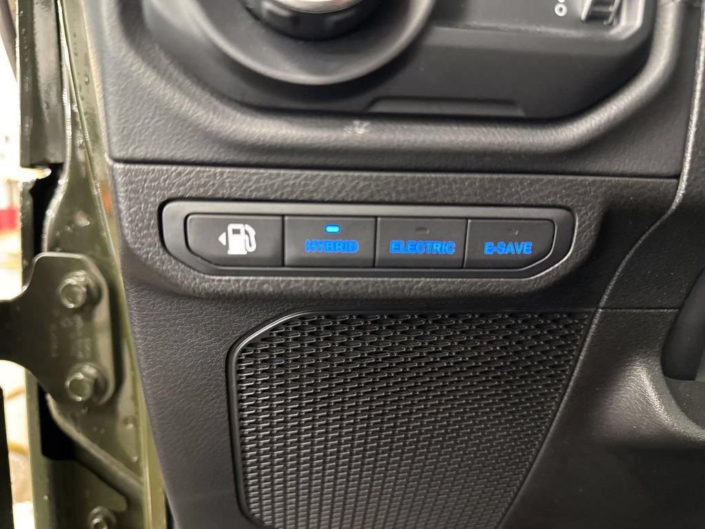 Used 2024 Jeep Wrangler Unlimited Rubicon 4xe AWD/4WD image 26