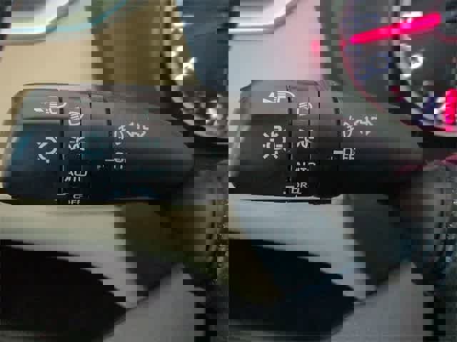 Used 2021 Toyota RAV4 XLE Premium image 28