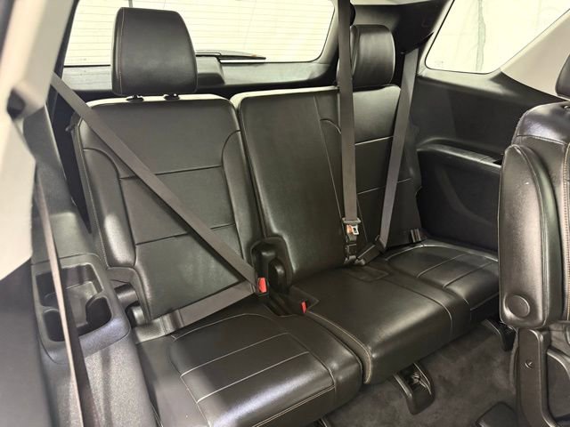 Used 2021 Chevrolet Traverse RS image 31