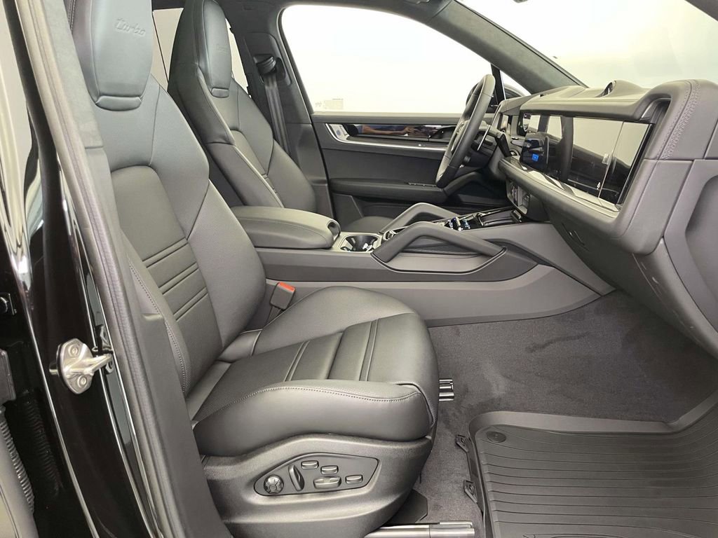 New 2025 Porsche Cayenne Turbo image 24
