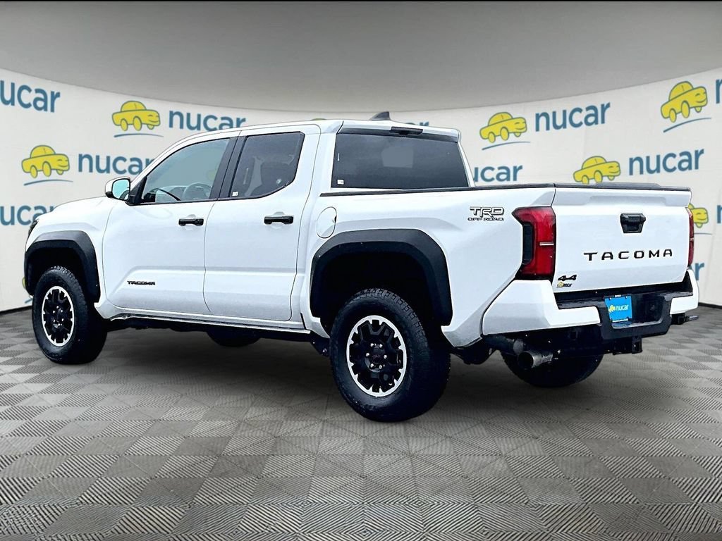 Used 2025 Toyota Tacoma TRD Off-Road AWD/4WD image 4