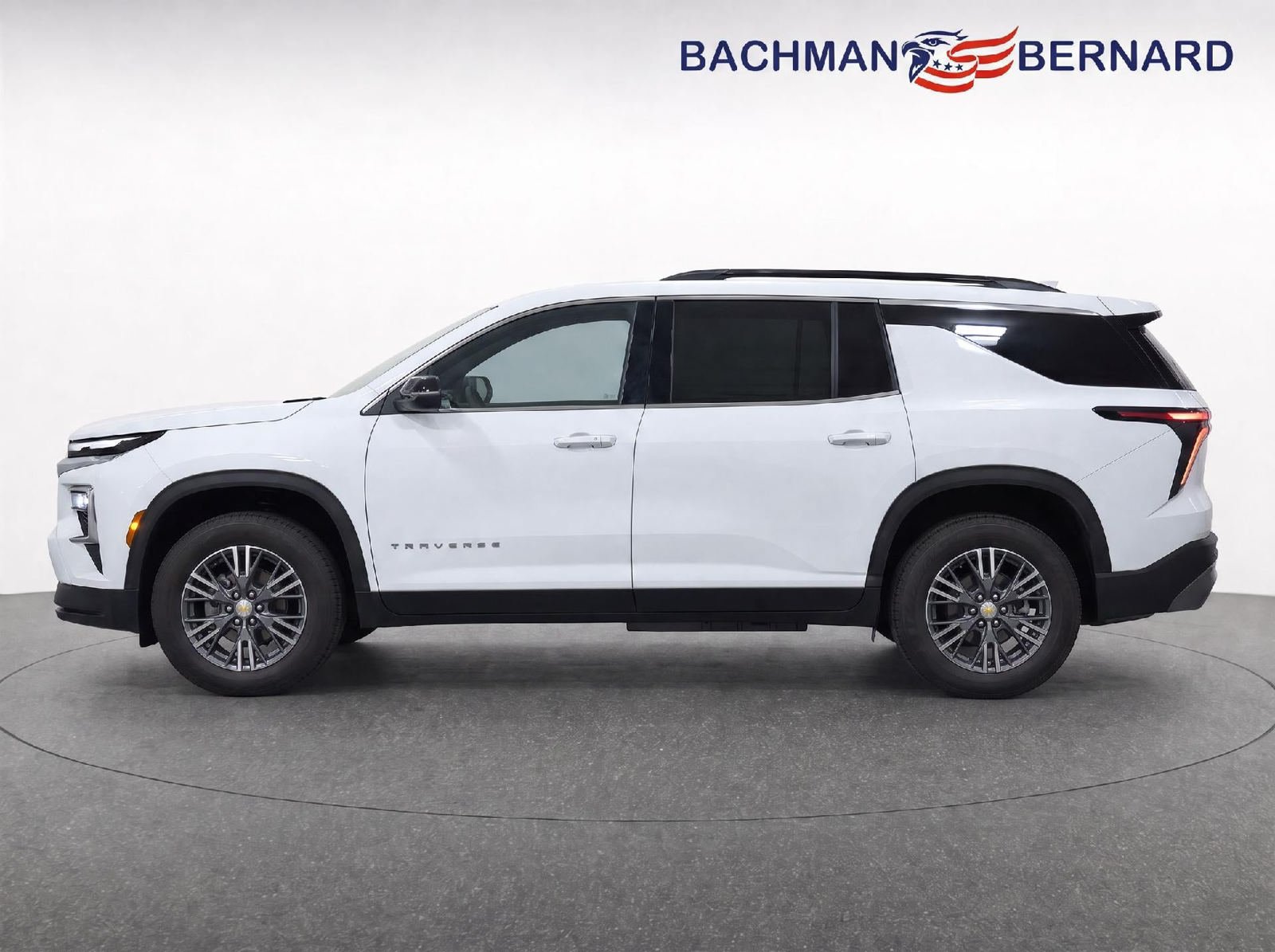 Used 2026 Chevrolet Traverse LT w/ Driver Confidence Package FWD image 4