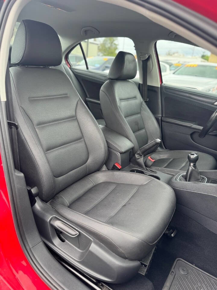 Used 2012 Volkswagen Jetta SE FWD image 9