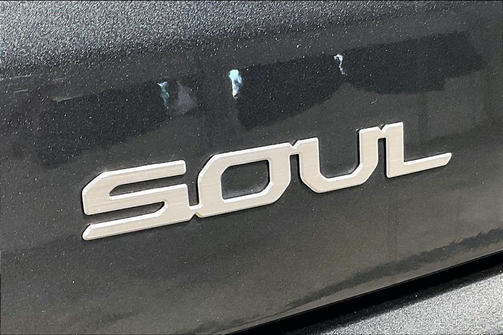 Used 2025 Kia Soul LX w/ LX Technology Package FWD image 37