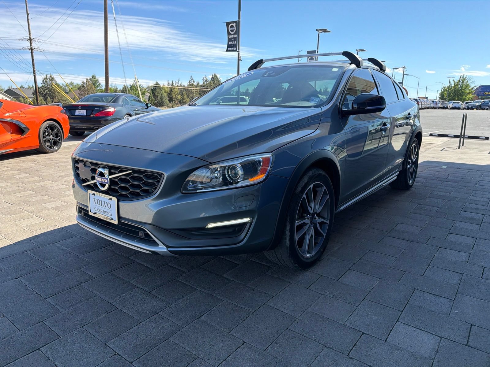 Used 2016 Volvo S60 T5 Cross Country Platinum AWD/4WD image 4