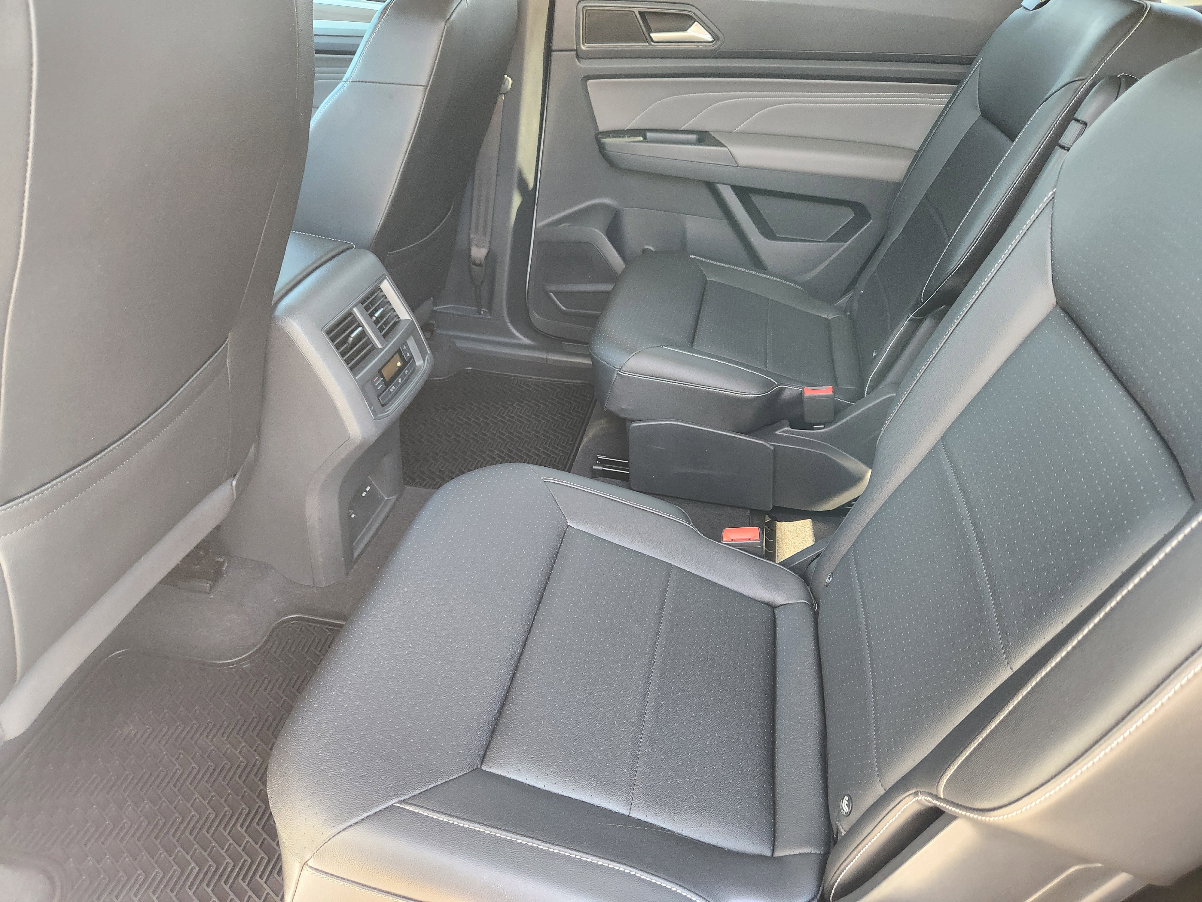 Used 2021 Volkswagen Atlas SEL image 30