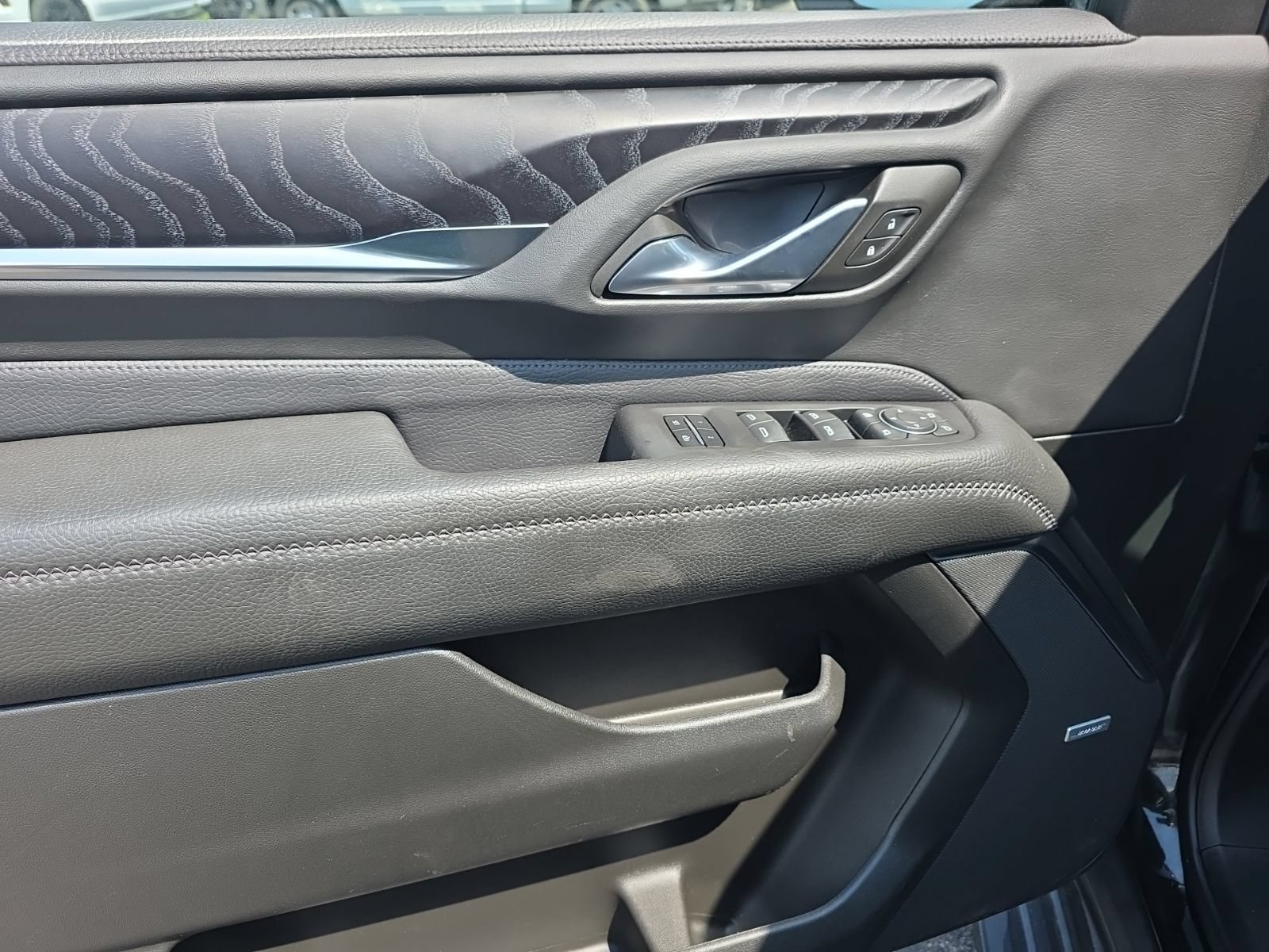 Used 2023 GMC Yukon Denali AWD/4WD image 12