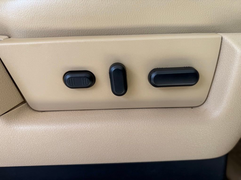 Used 2013 Ford F150 Lariat w/ Luxury Equipment Group image 39