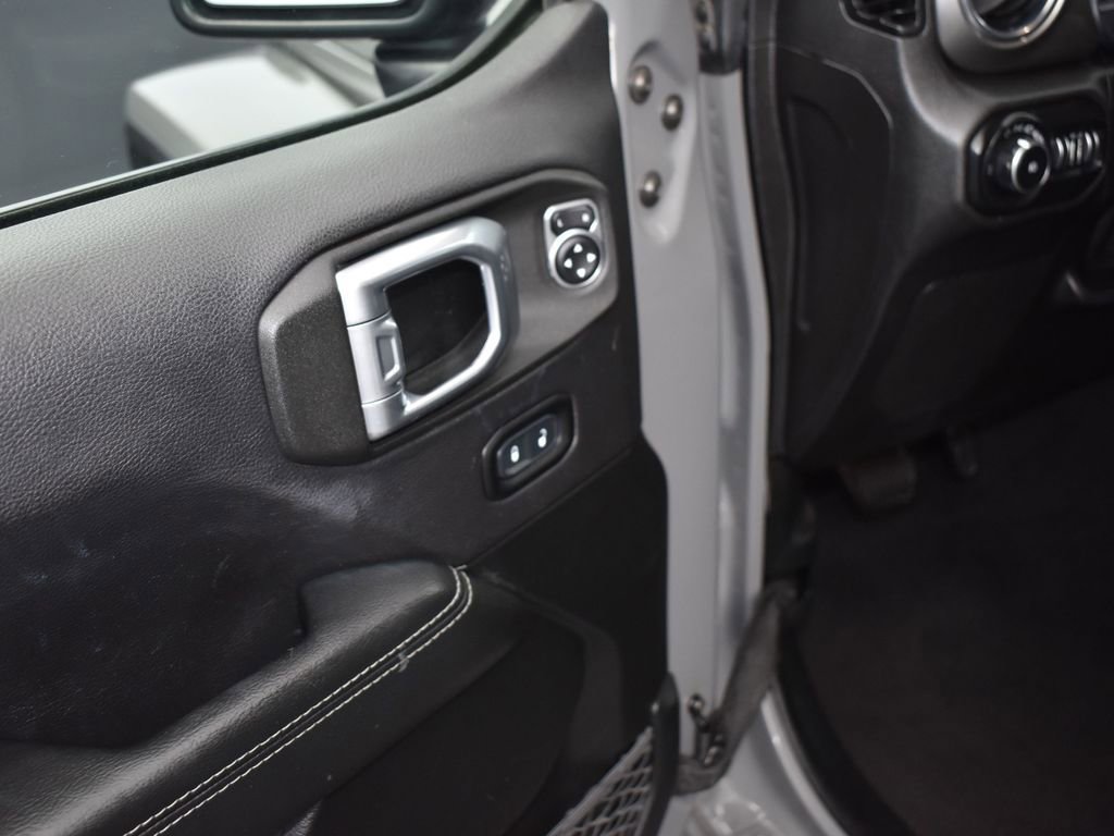 Used 2021 Jeep Wrangler Unlimited Sahara AWD/4WD image 9