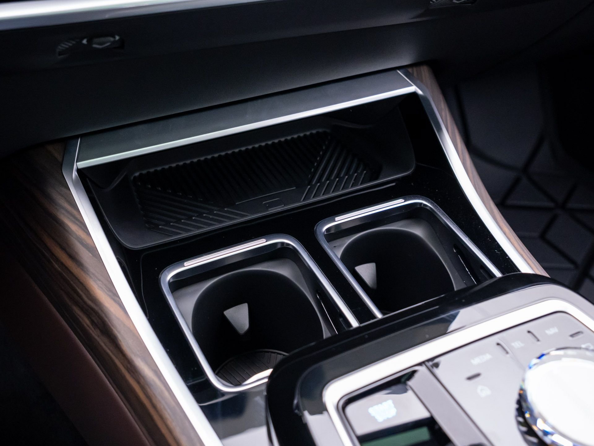 New 2026 BMW i7 M70 AWD/4WD image 31
