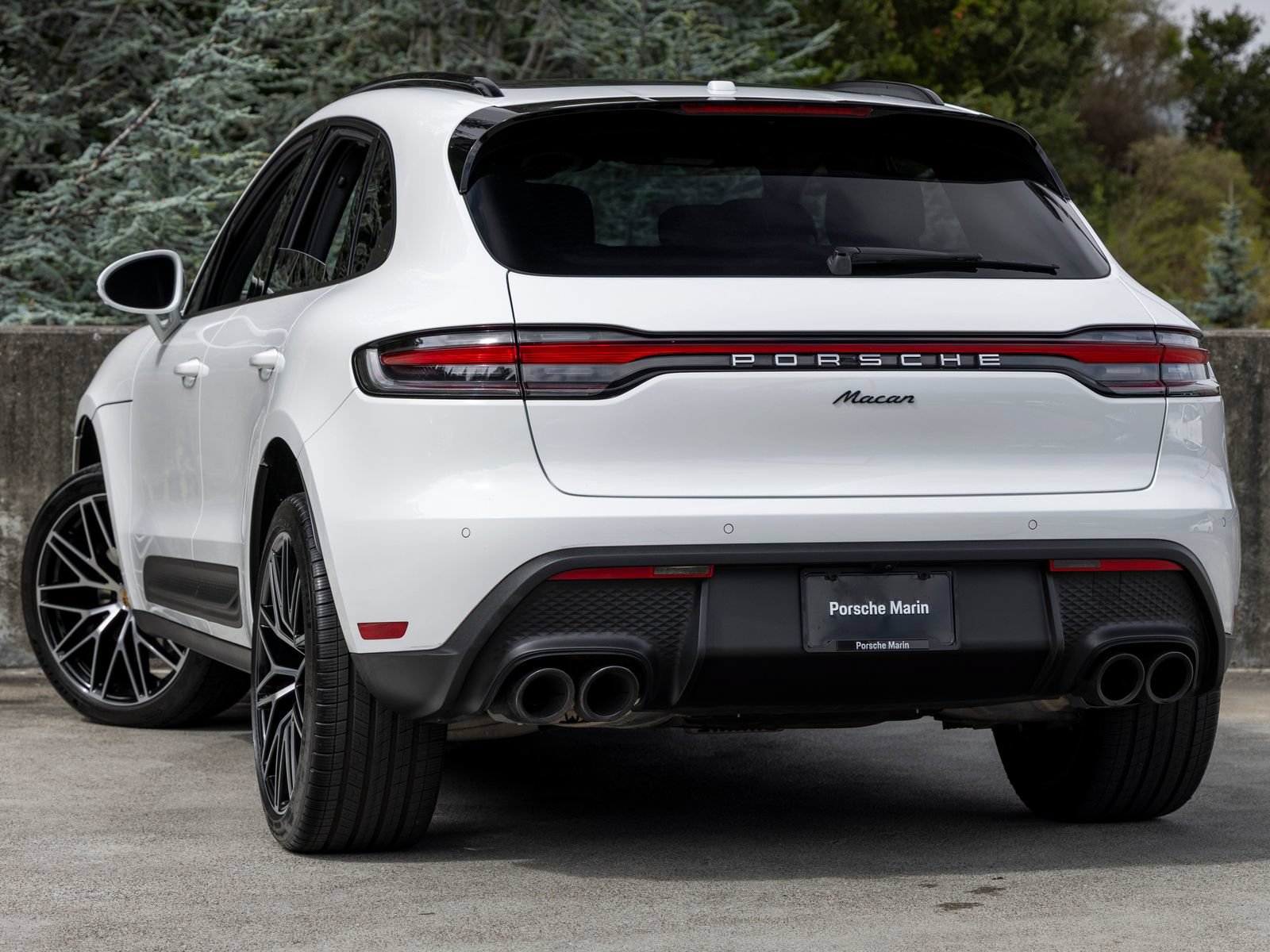 Certified 2026 Porsche Macan AWD/4WD image 3