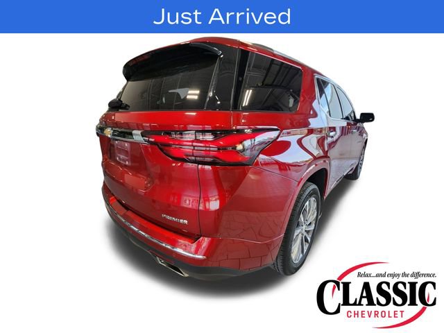 Used 2023 Chevrolet Traverse Premier FWD image 9