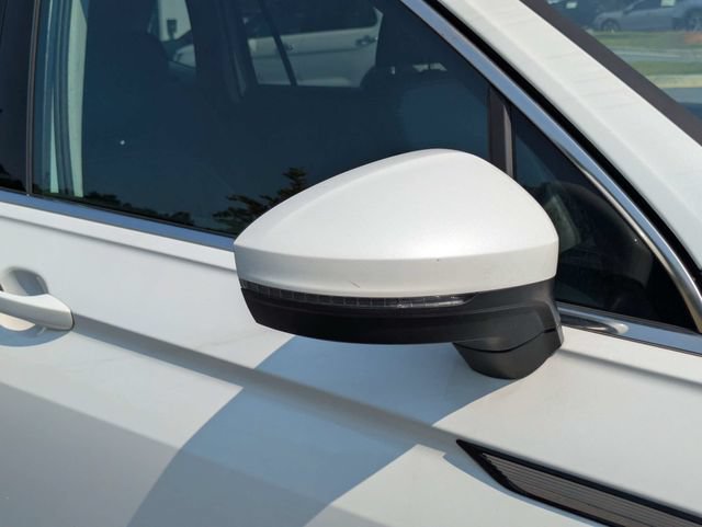 Used 2023 Volkswagen Tiguan SE AWD/4WD image 13