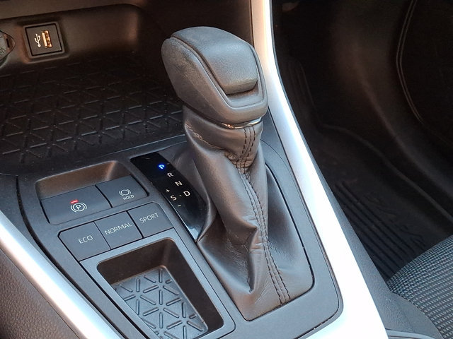Used 2023 Toyota RAV4 LE FWD image 14