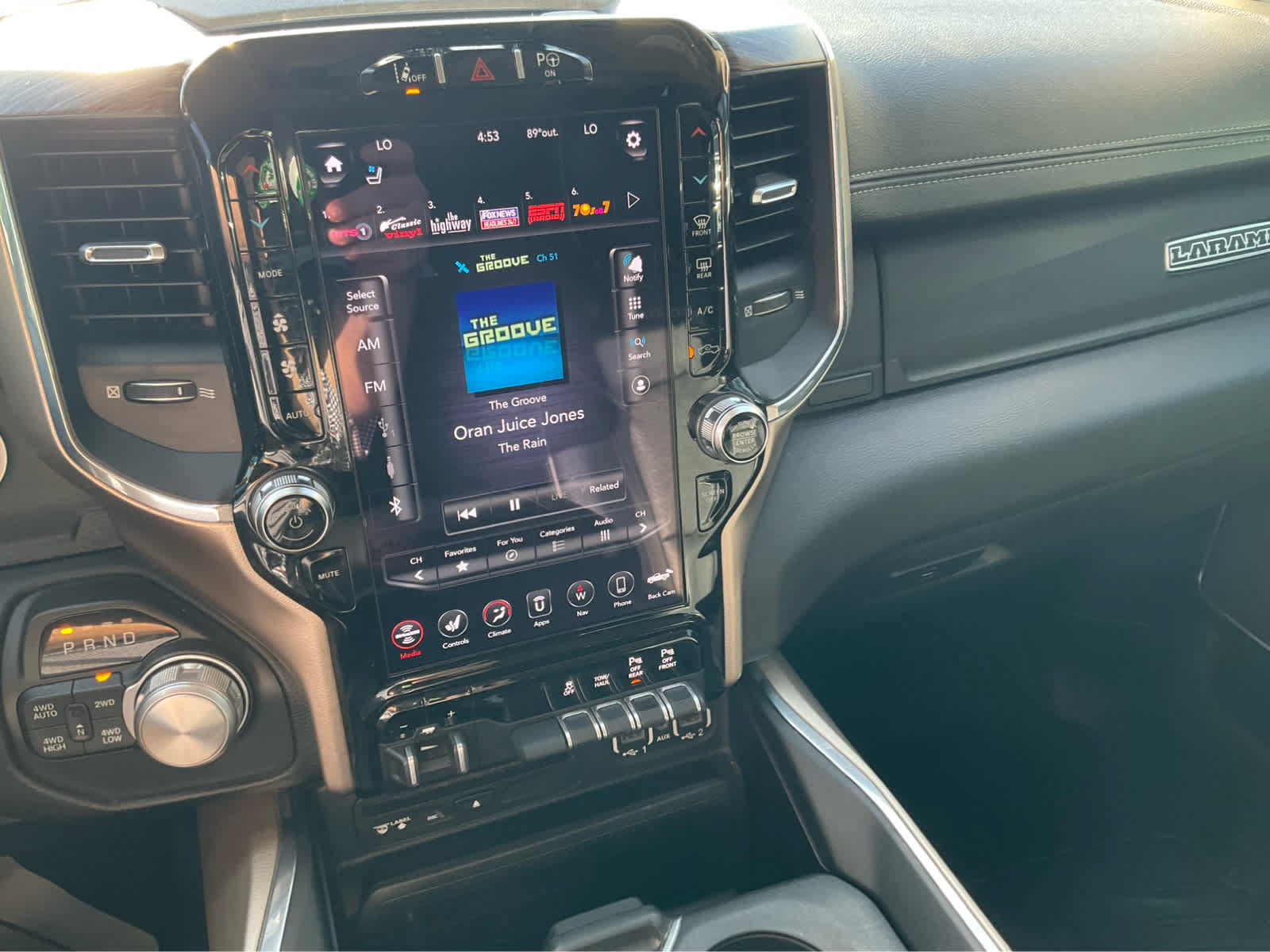 Used 2019 RAM 1500 Laramie AWD/4WD image 6