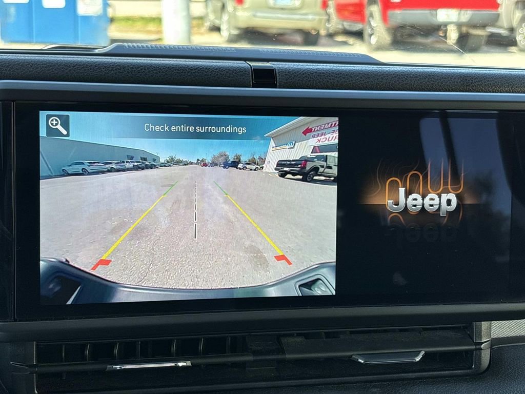 Used 2024 Jeep Gladiator Sport image 21