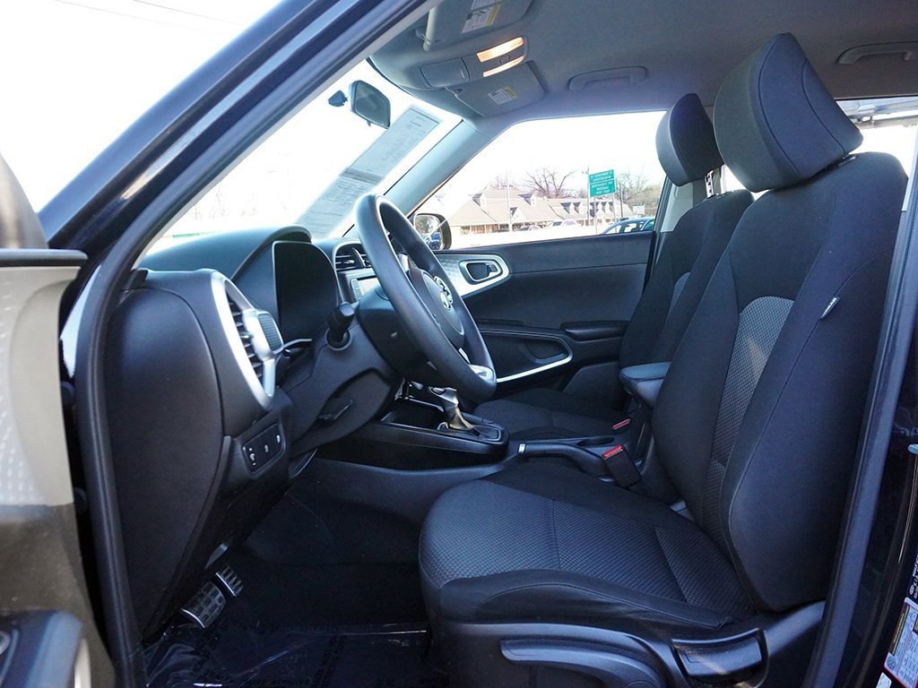 Used 2020 Kia Soul LX image 27