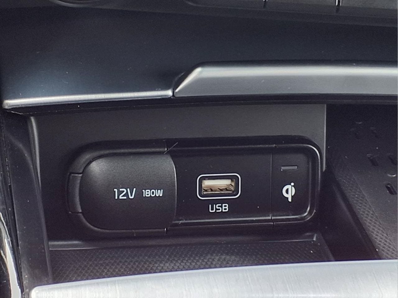 Used 2022 Kia Stinger GT1 AWD/4WD image 17