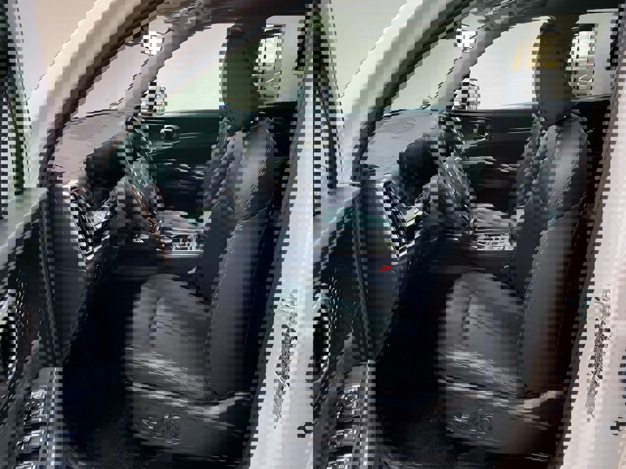 Certified 2025 Kia Sorento S w/ Panoramic Sunroof Package image 16