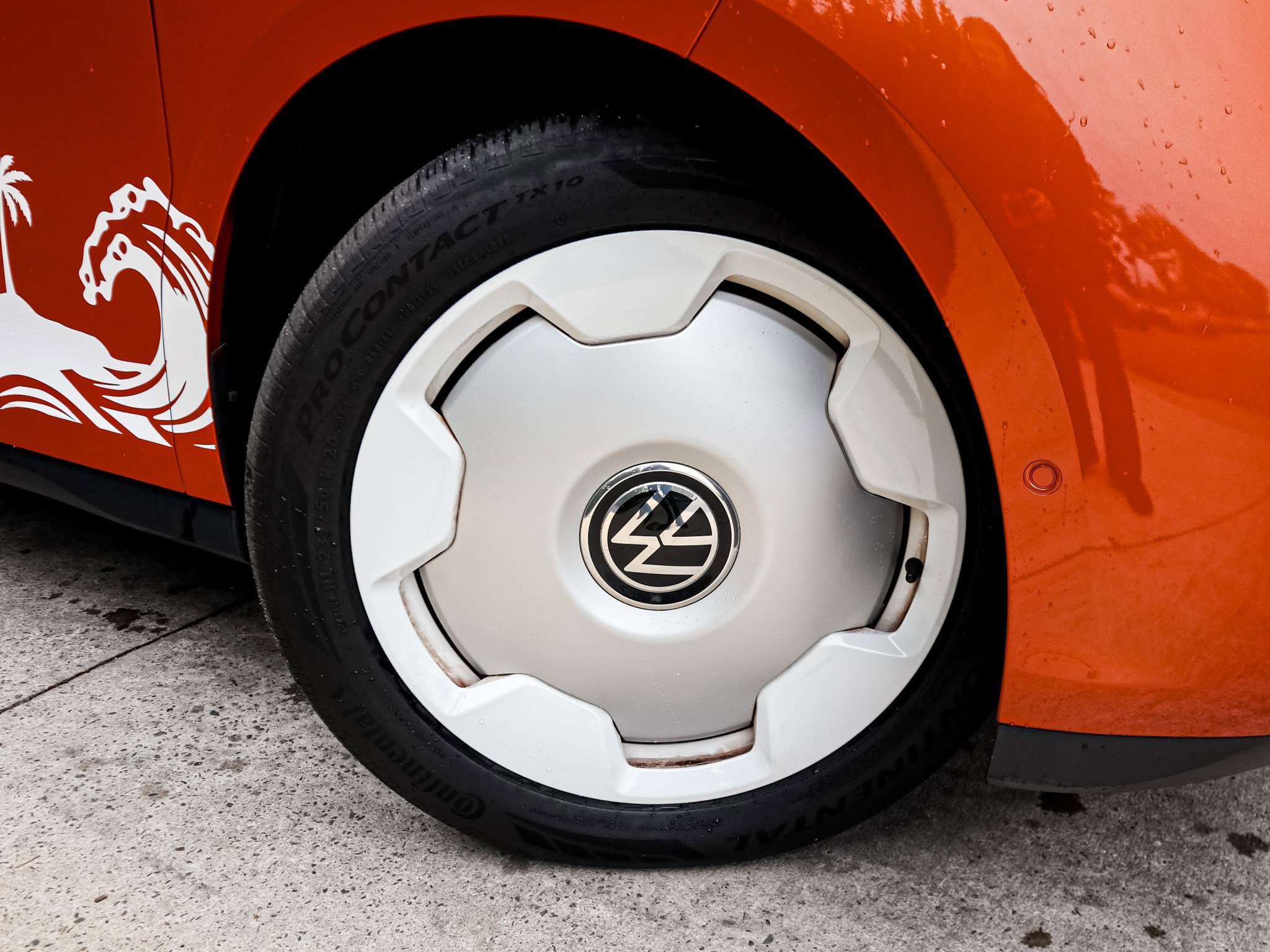 Used 2025 Volkswagen ID. Buzz 1st Edition RWD image 13