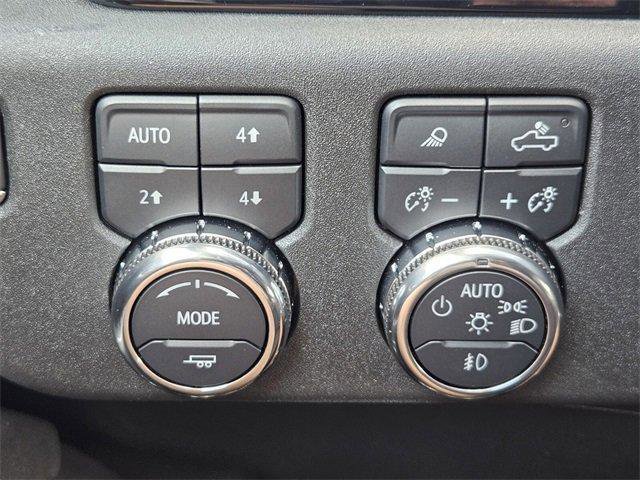 New 2025 GMC Sierra 3500 SLT w/ SLT Convenience Package image 21