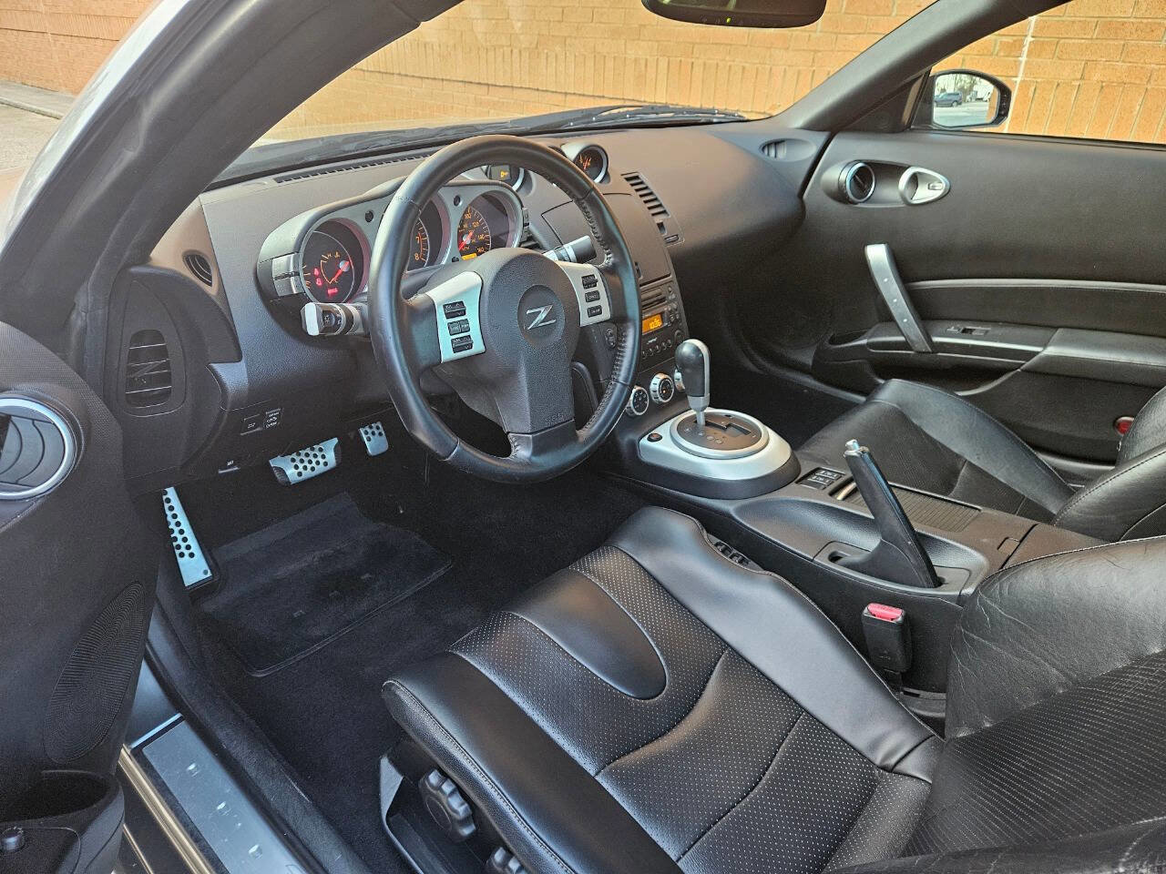 Used 2006 Nissan 350Z Touring image 10