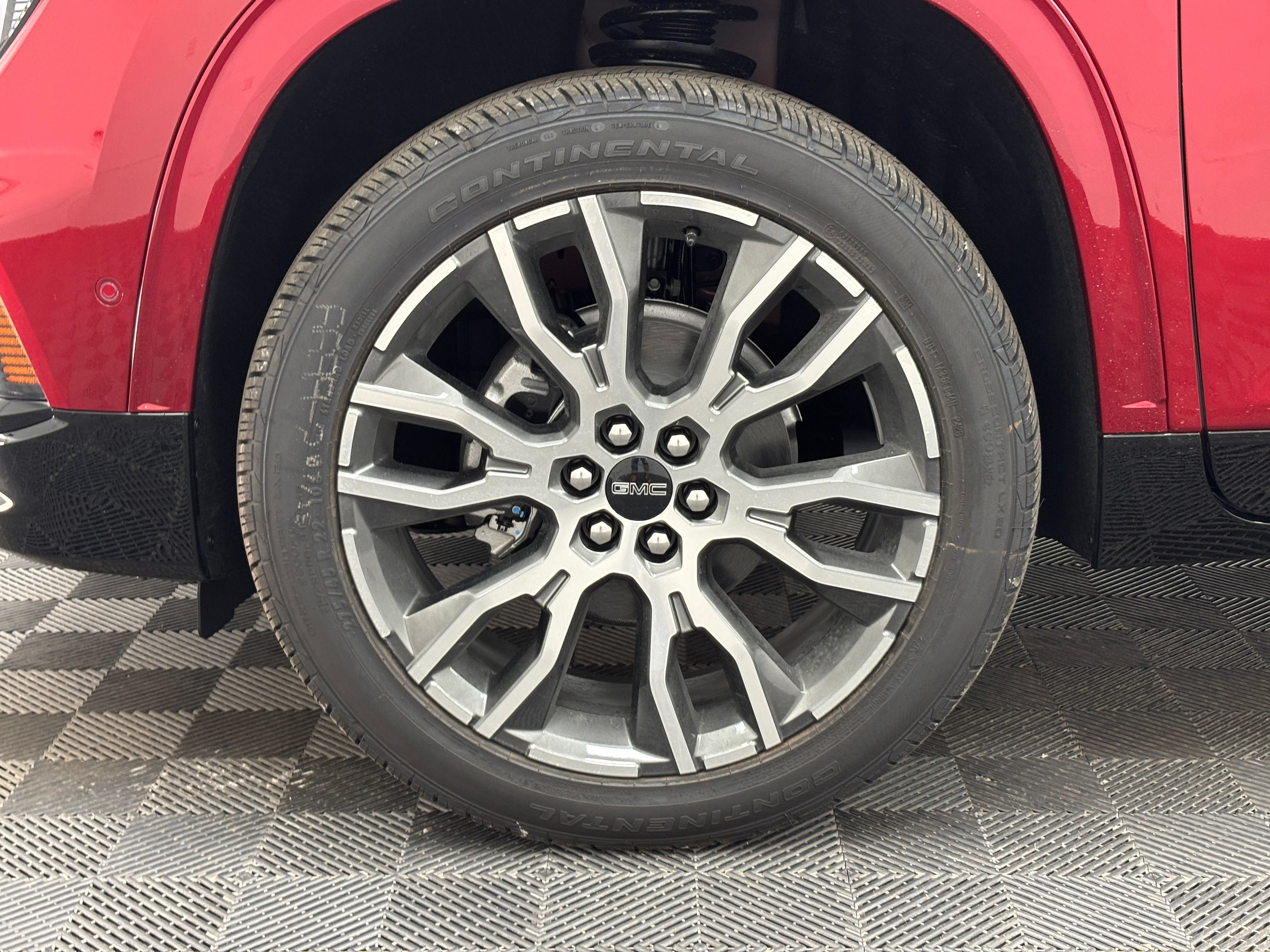 New 2026 GMC Acadia Denali Ultimate w/ LPO, Floor Liner Package AWD/4WD image 19