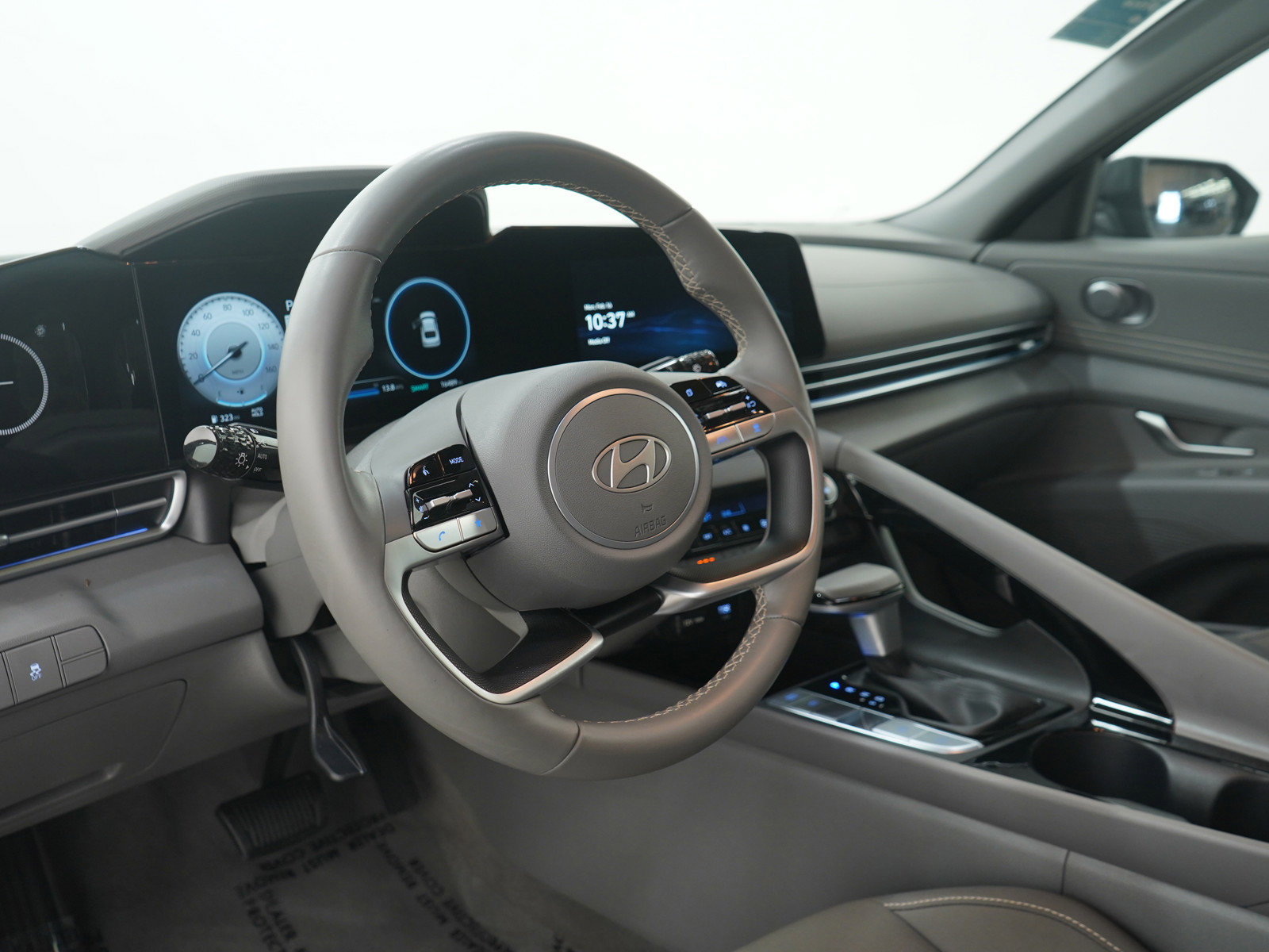 Used 2025 Hyundai Elantra SEL image 22