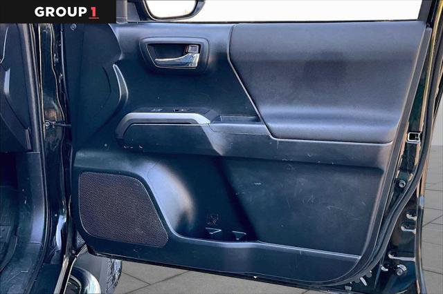 Certified 2019 Toyota Tacoma TRD Off-Road AWD/4WD image 23