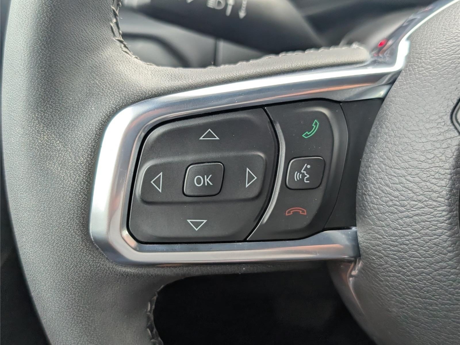 Used 2025 Jeep Wrangler Unlimited Sahara AWD/4WD image 23