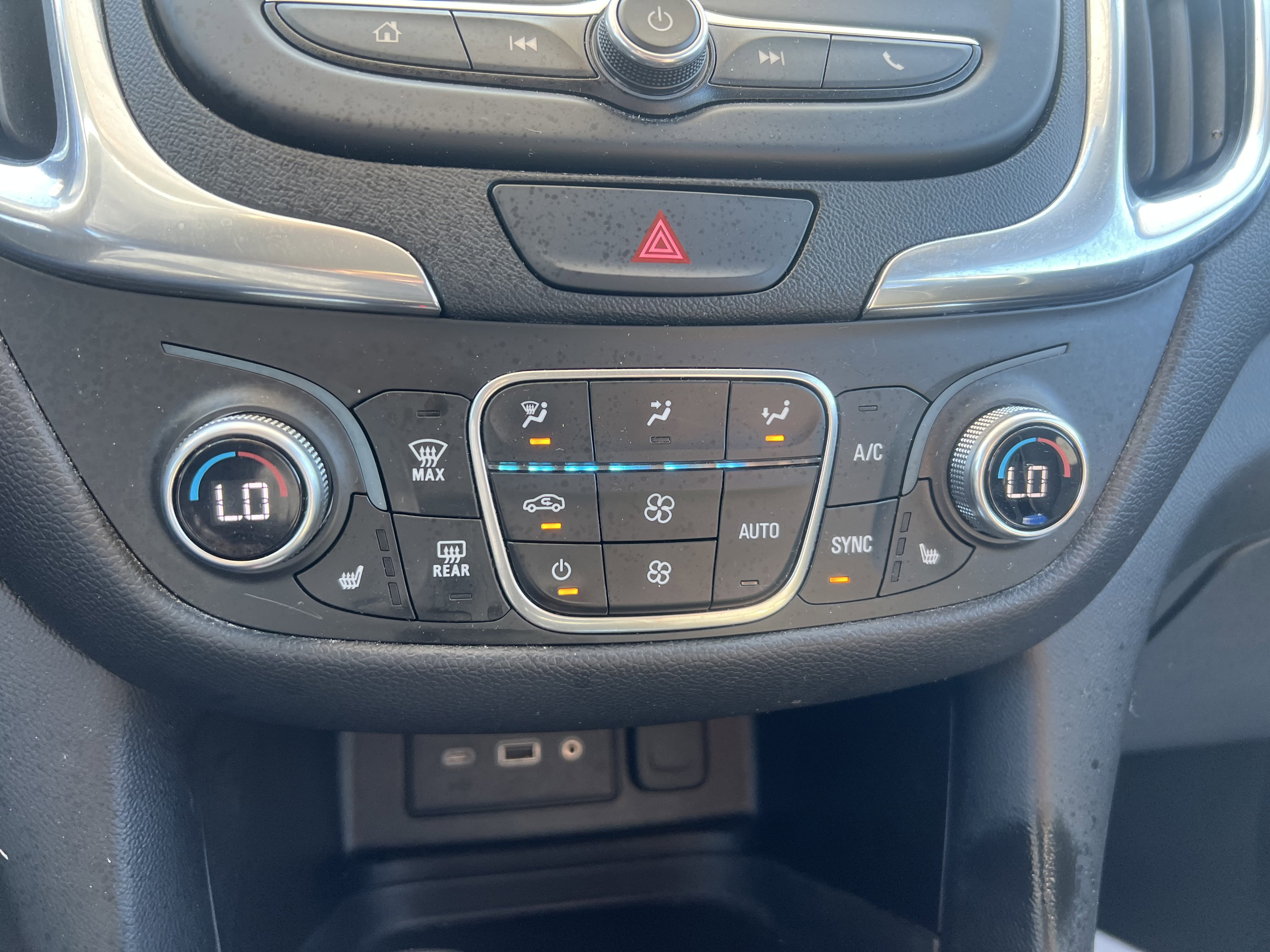 Used 2019 Chevrolet Equinox LT image 24