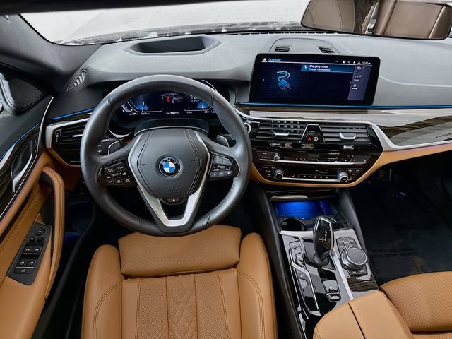 Used 2023 BMW 530e xDrive w/ Premium Package image 24