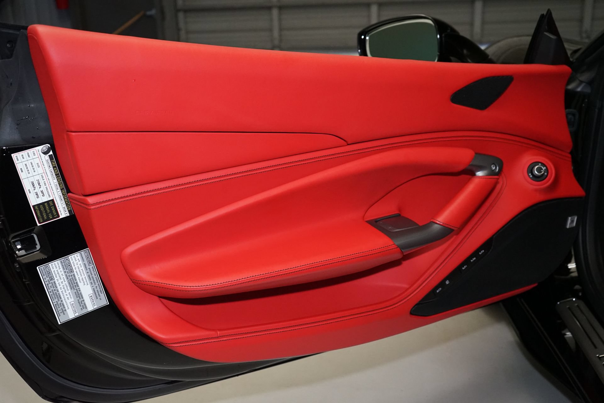 Used 2021 Ferrari F8 Tributo RWD image 21