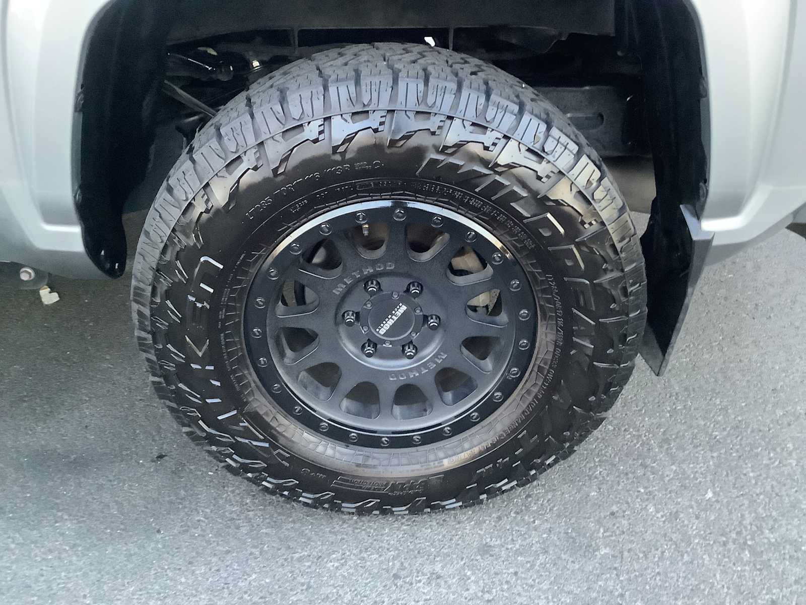 Used 2024 Toyota Tacoma SR5 AWD/4WD image 7