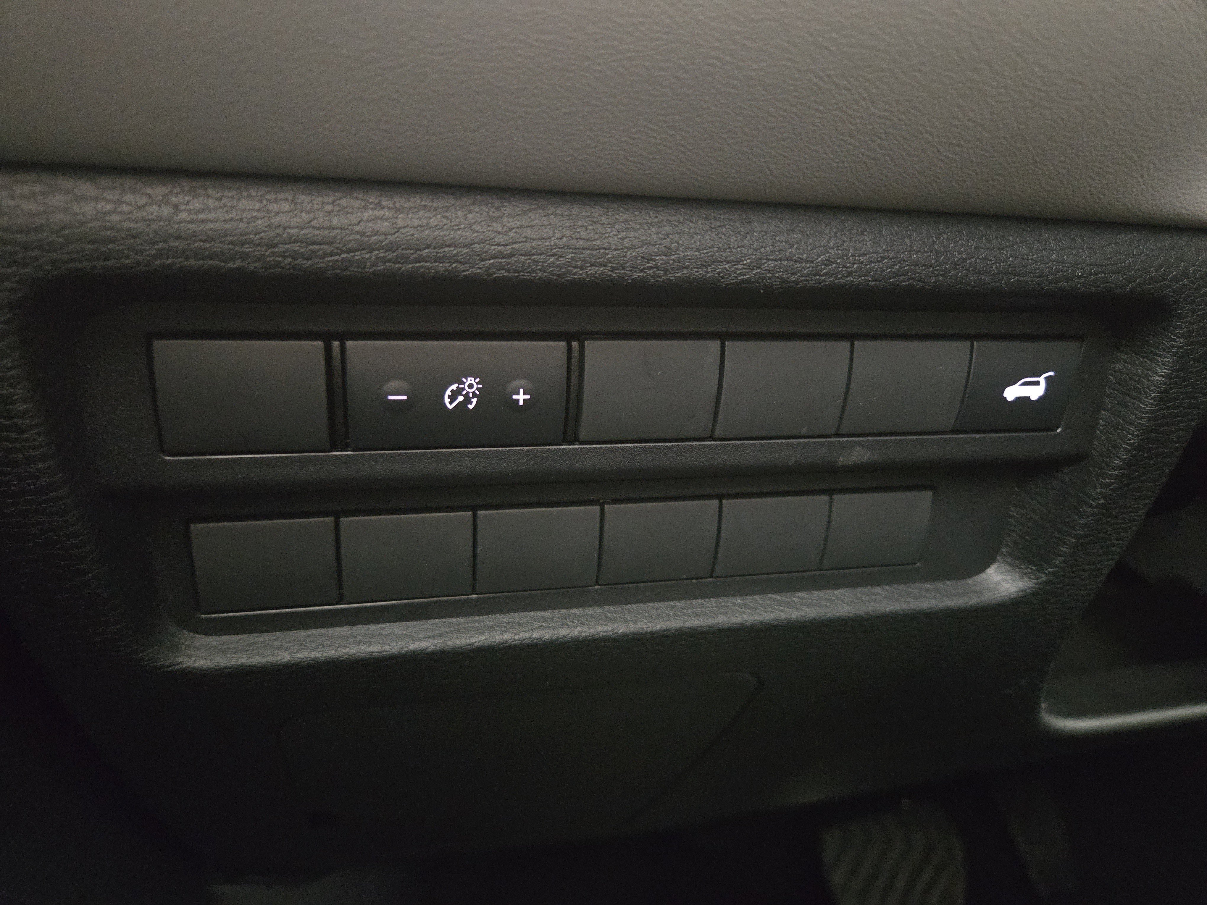 New 2025 Mitsubishi Outlander SE image 25