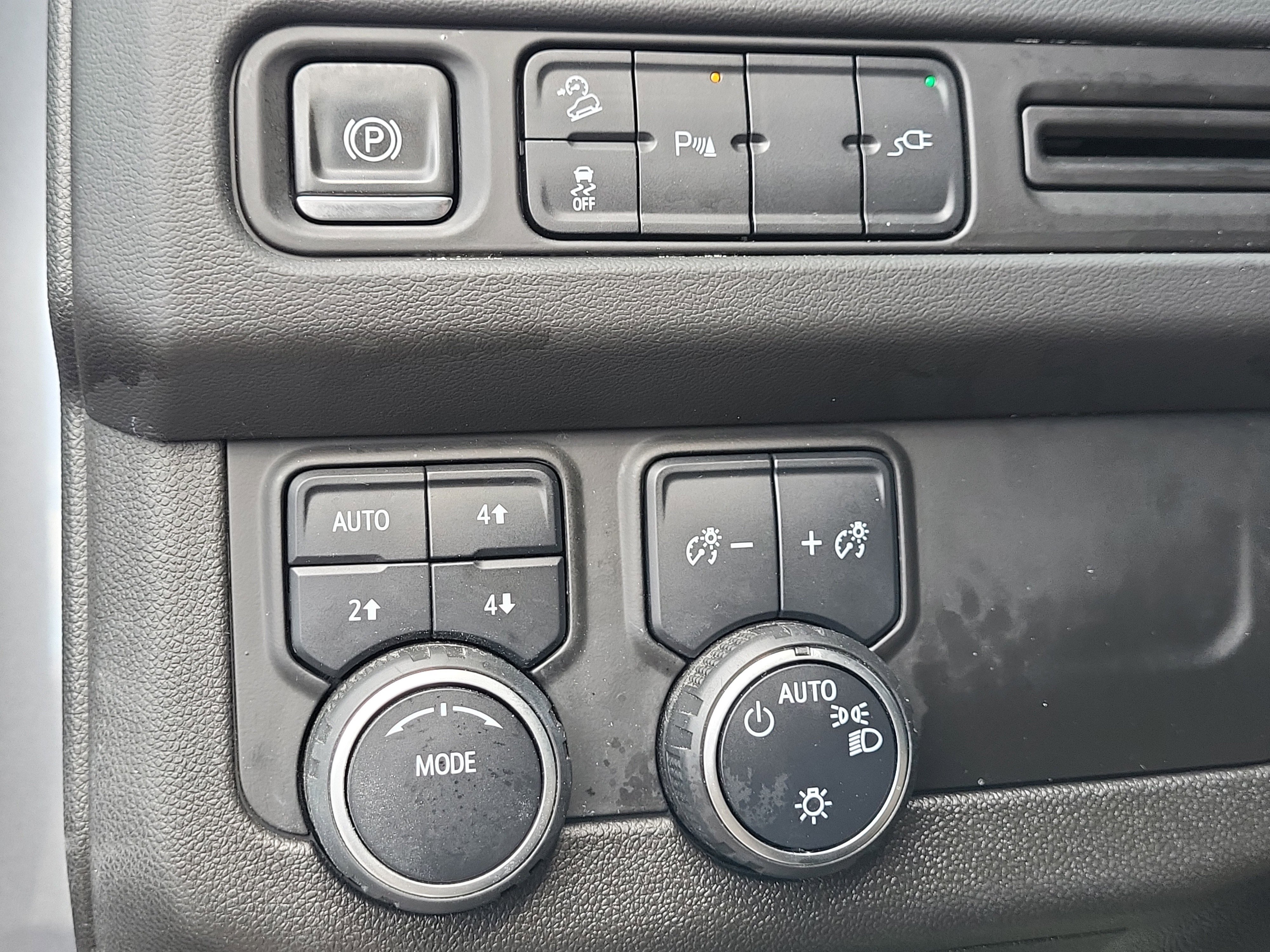 Used 2021 Chevrolet Tahoe Z71 w/ Rear Media and Nav Package image 28