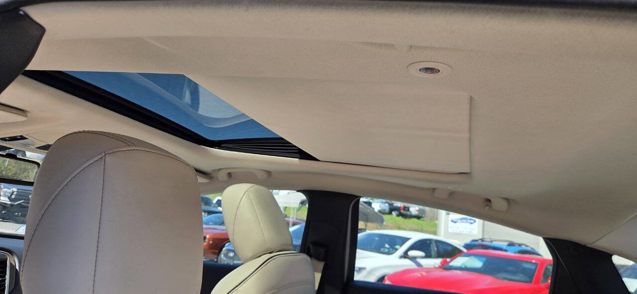 Used 2015 Chrysler 200 C w/ Navigation & Sound Group I image 17