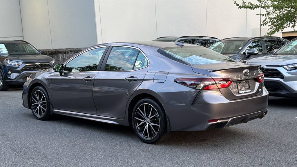 Used 2024 Toyota Camry SE FWD image 3