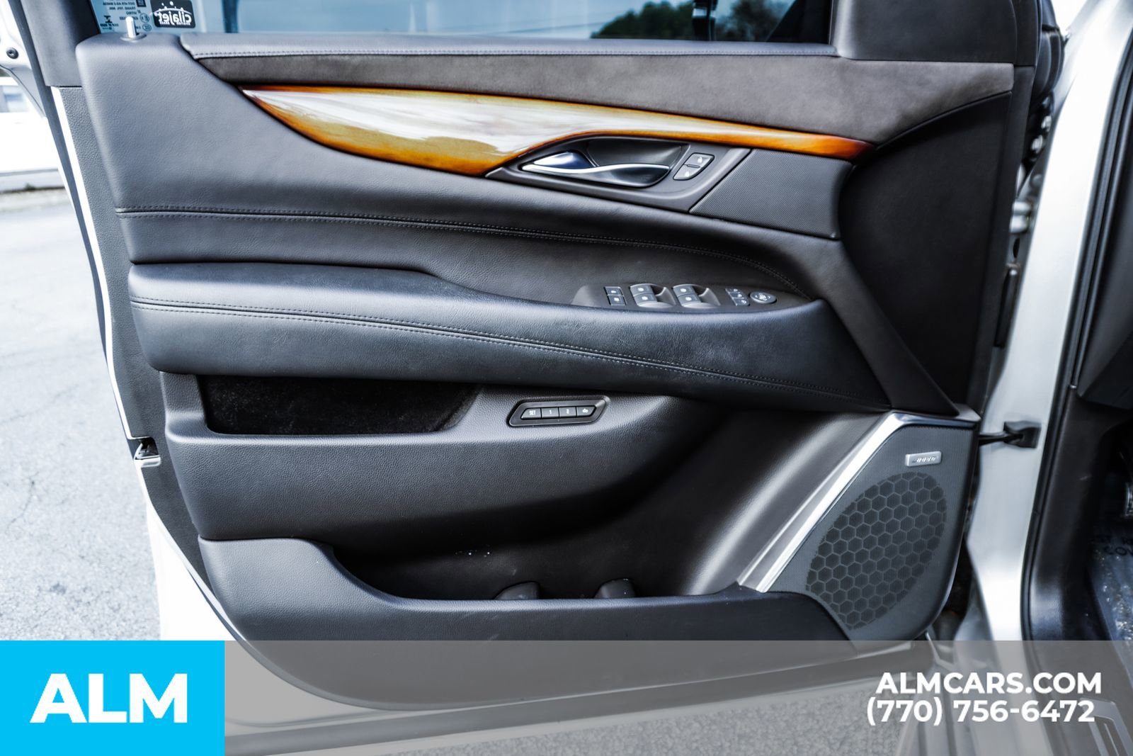 Used 2016 Cadillac Escalade Luxury image 53