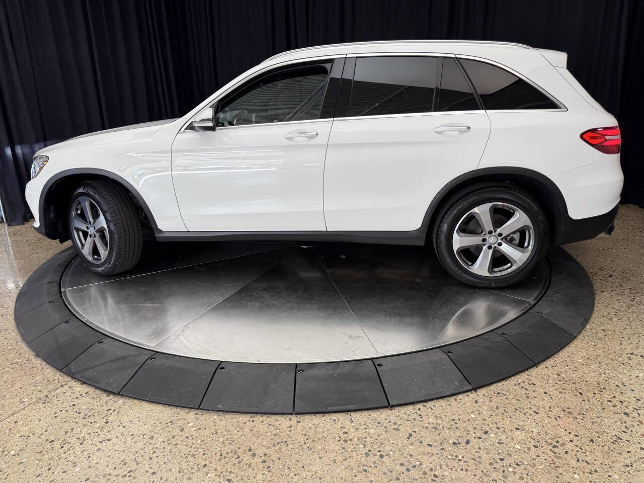 Used 2017 Mercedes-Benz GLC 300 4MATIC image 12