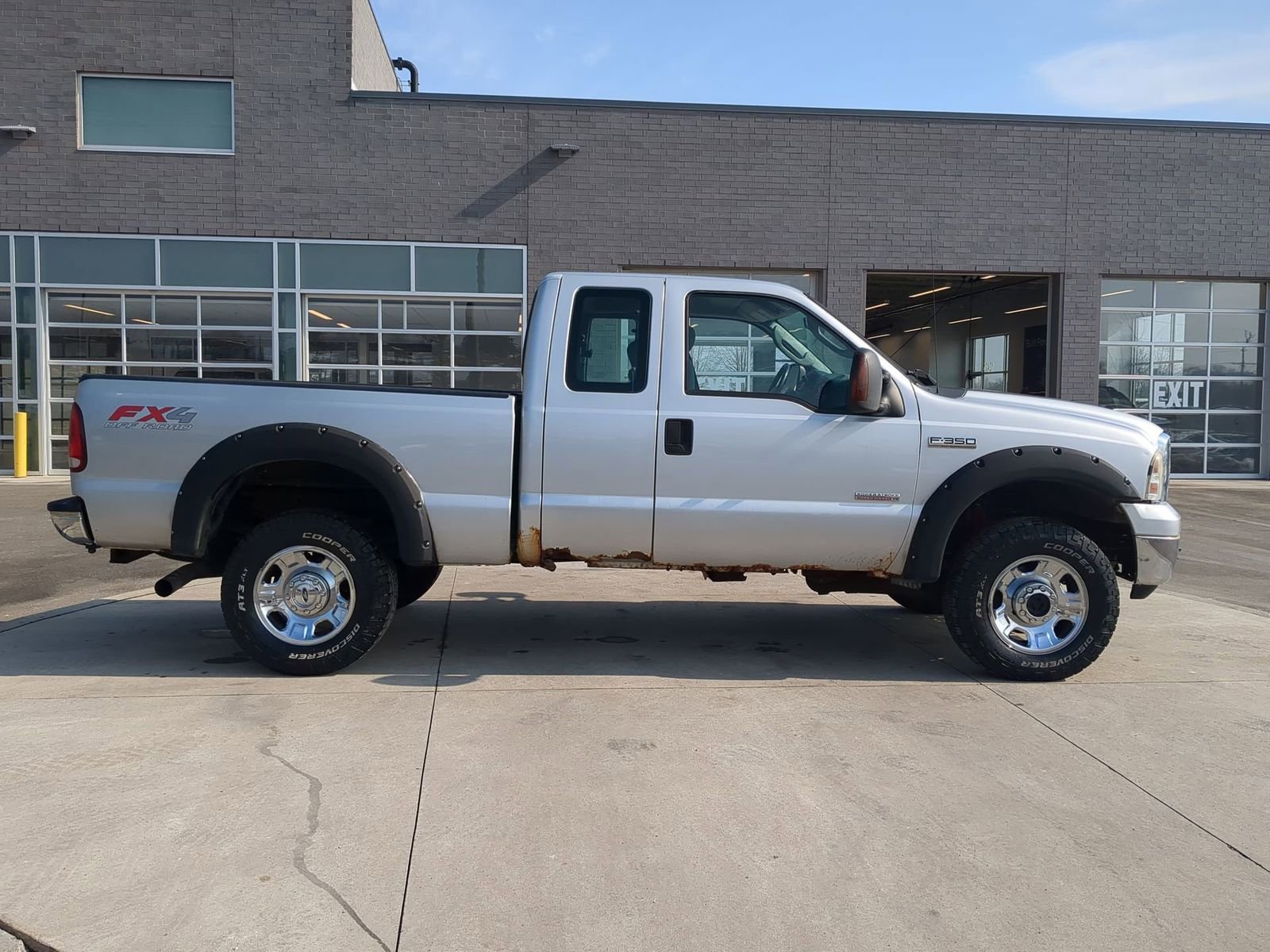 Used 2006 Ford F350 XLT image 8