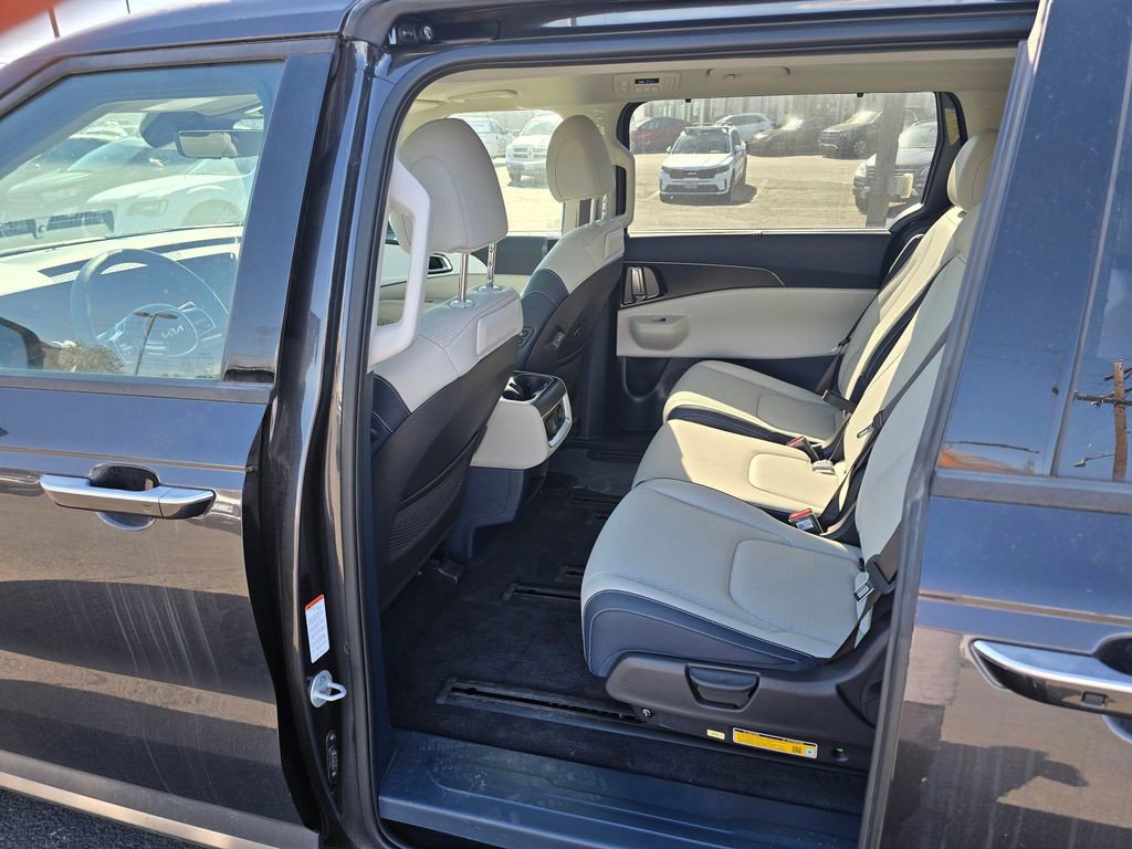 New 2025 Kia Carnival SX Prestige FWD image 16