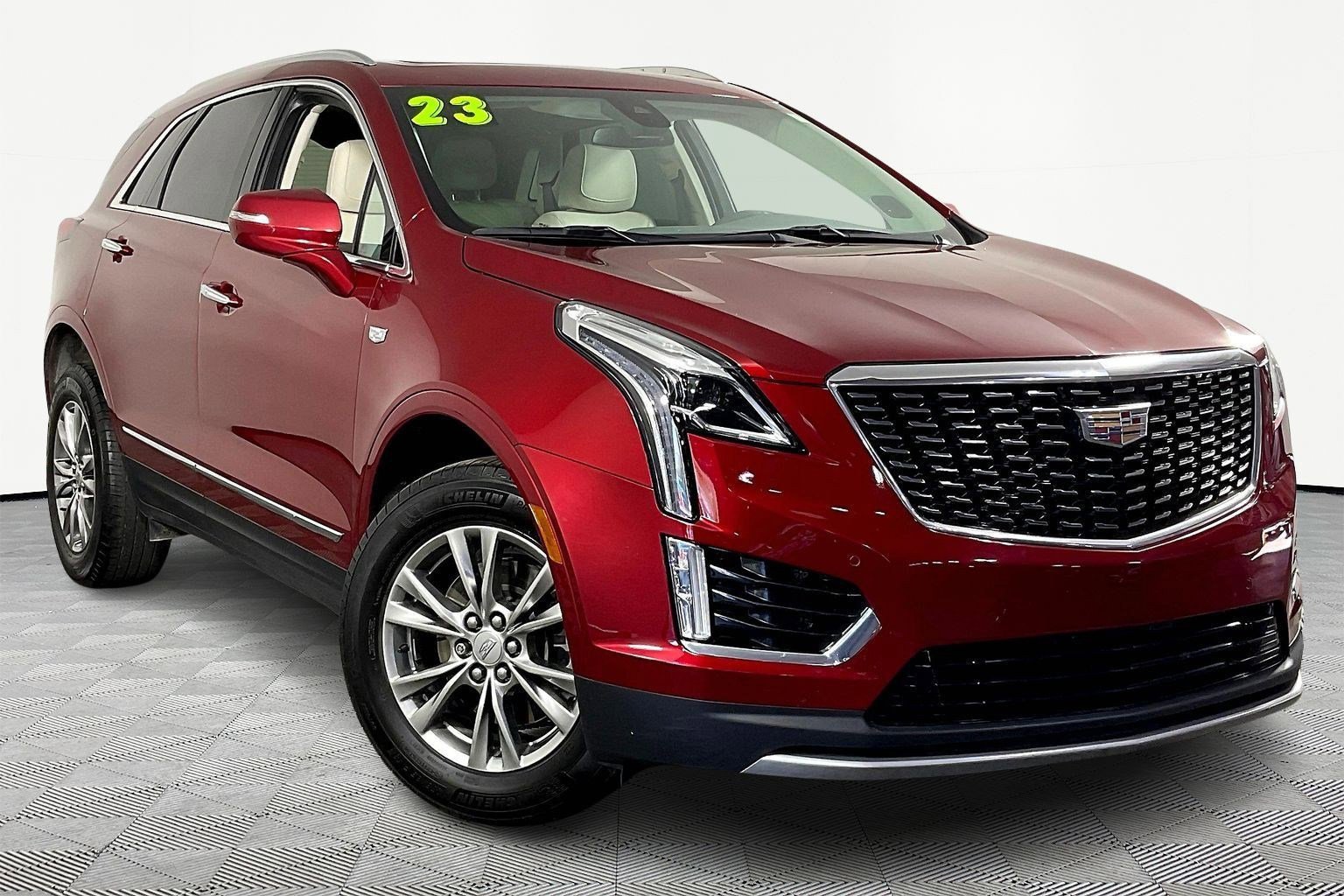 Certified 2023 Cadillac XT5 Premium Luxury AWD/4WD image 3