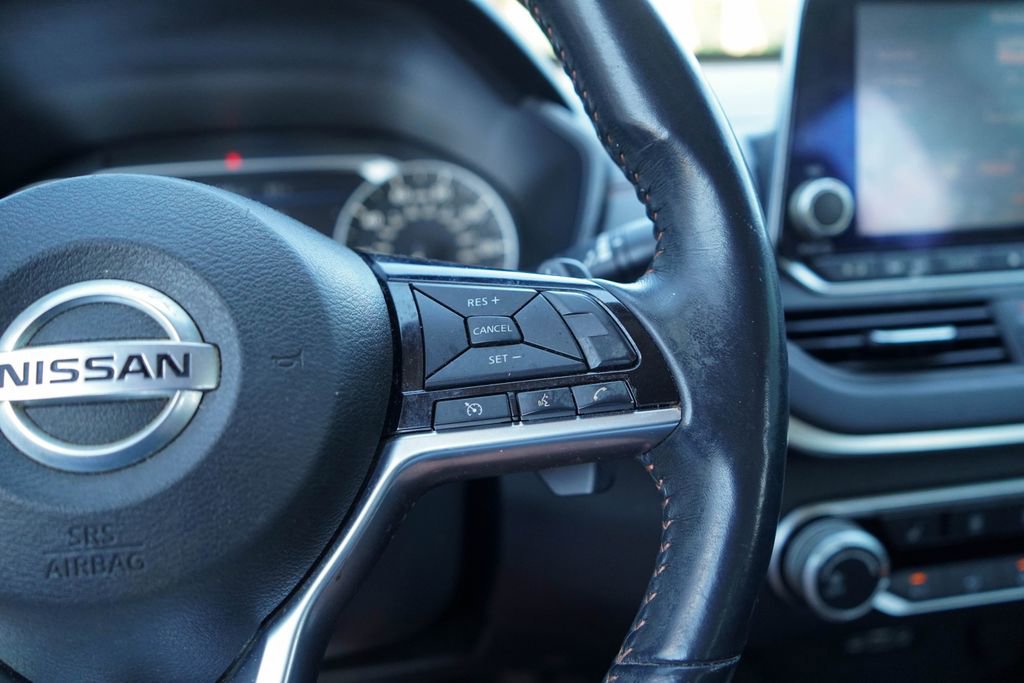 Used 2020 Nissan Altima 2.5 SR w/ Premium Package FWD image 29