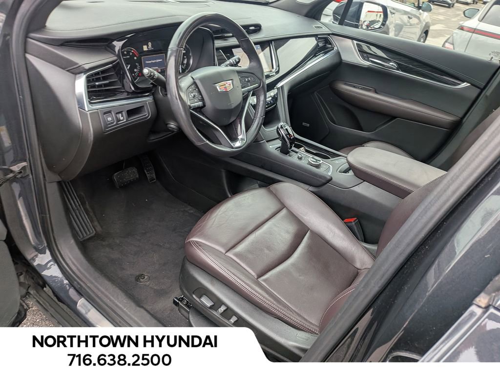 Used 2023 Cadillac XT6 Premium Luxury image 10