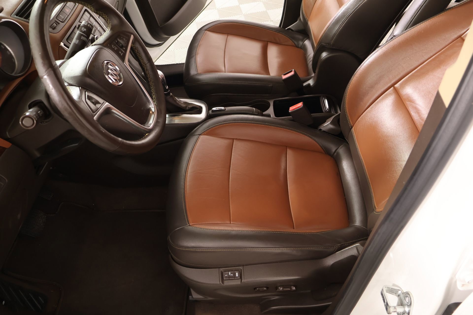 Used 2014 Buick Encore Premium AWD/4WD image 11