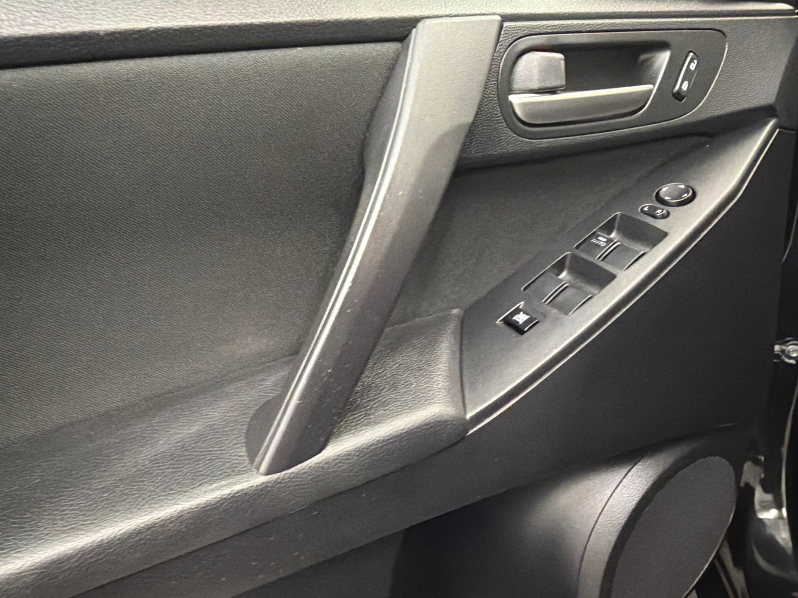 Used 2013 MAZDA MAZDA3 i Touring FWD image 31