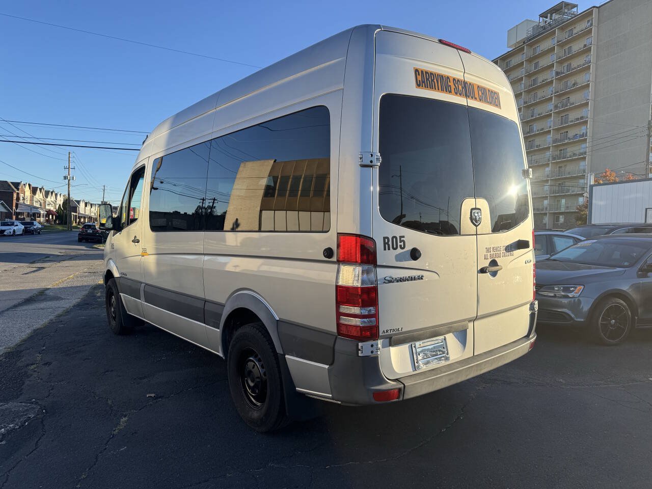Used 2007 Dodge Sprinter 2500 w/ Cooling Group RWD image 3